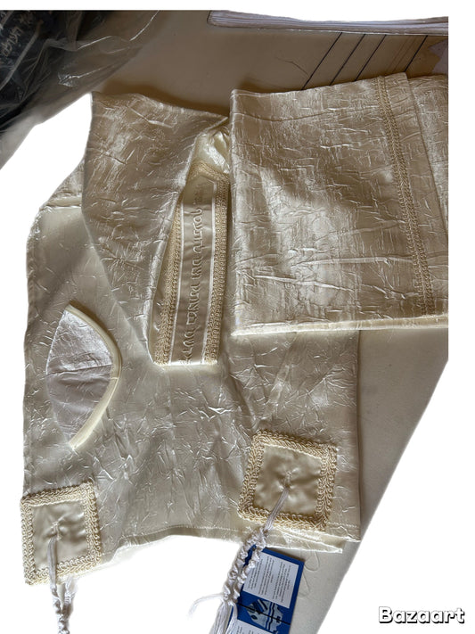 Women's Tallit: Ade-118 Cream Crush Tallit